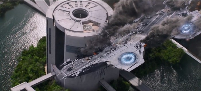 Captain-America-The-Winter-Soldier-helicarrier-crashes