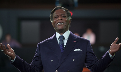 Samuel Jackson plays a Glenn Beck-style cable news pundit in the 2014 Robocop remake - one of the few black characters, and meant to be ironic.